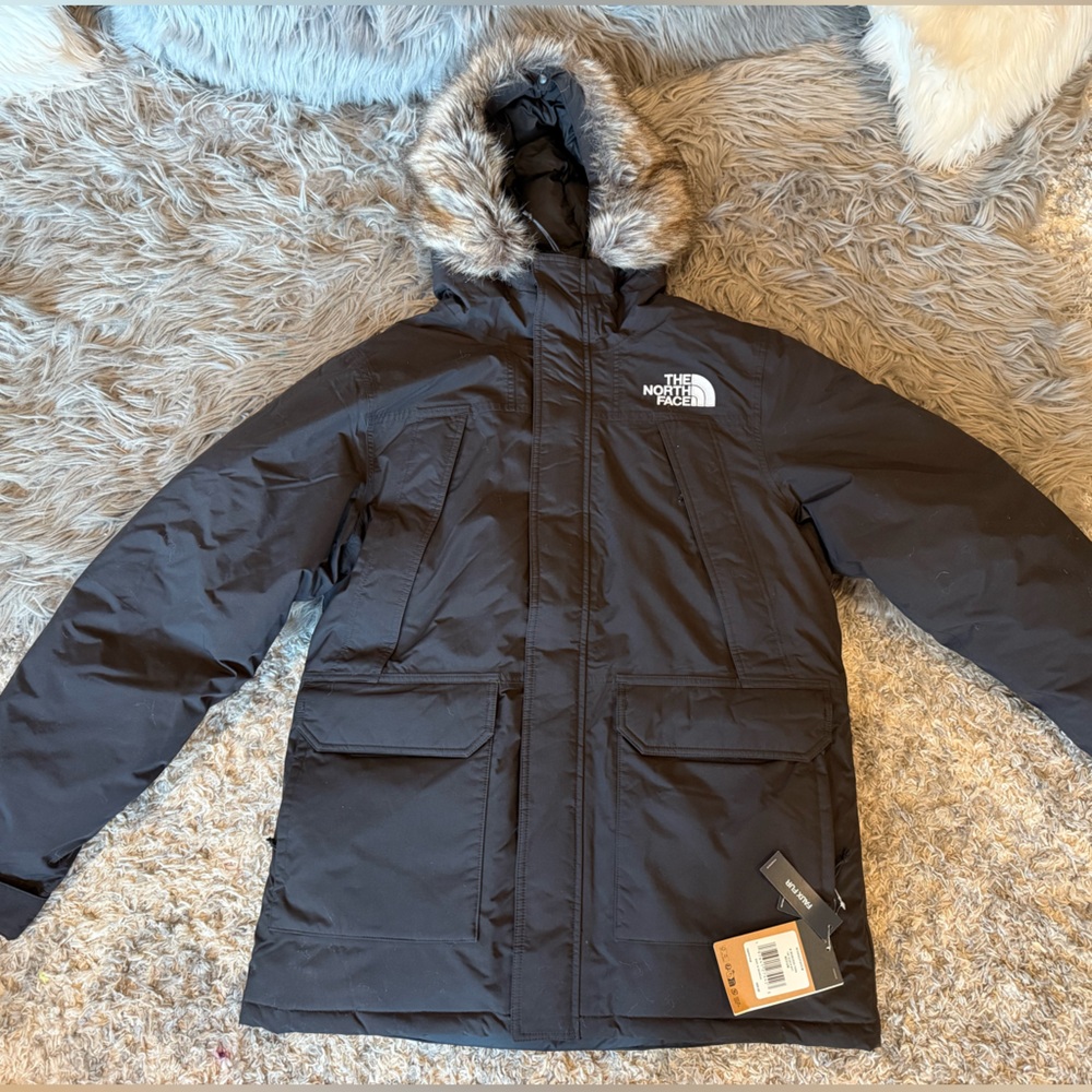 NWT Men’s The North Face McMurdo Down Parka. Size medium